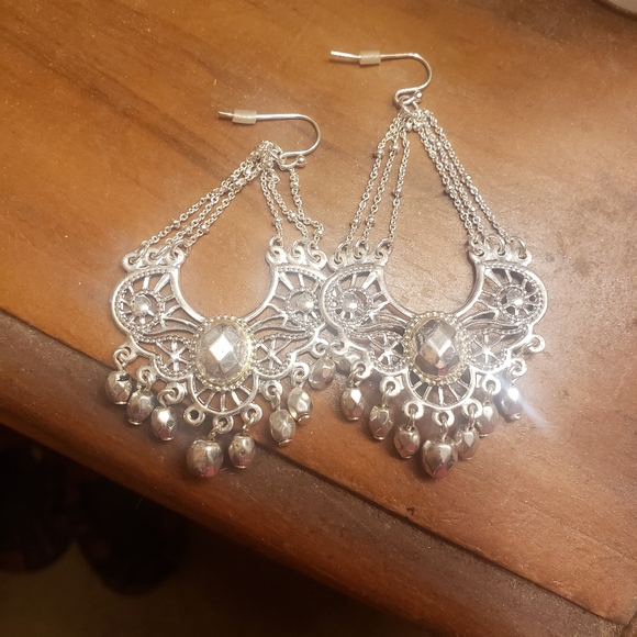 Beautiful silver chandelier earrings. - Picture 2 of 2